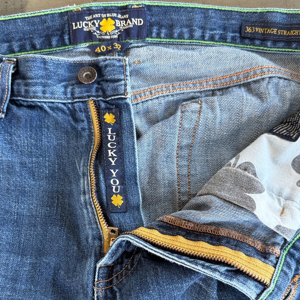 Lucky Brand Men's 363 Vintage Straight Jeans. Size 40 x 32. Distressed back hem - Picture 10 of 11